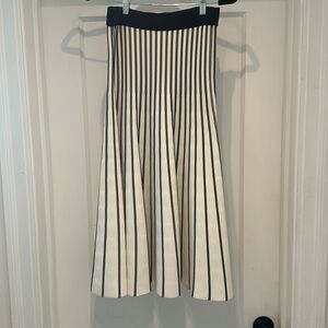 Maje new with tags size 3 (L) cream and black flutes midi skirt